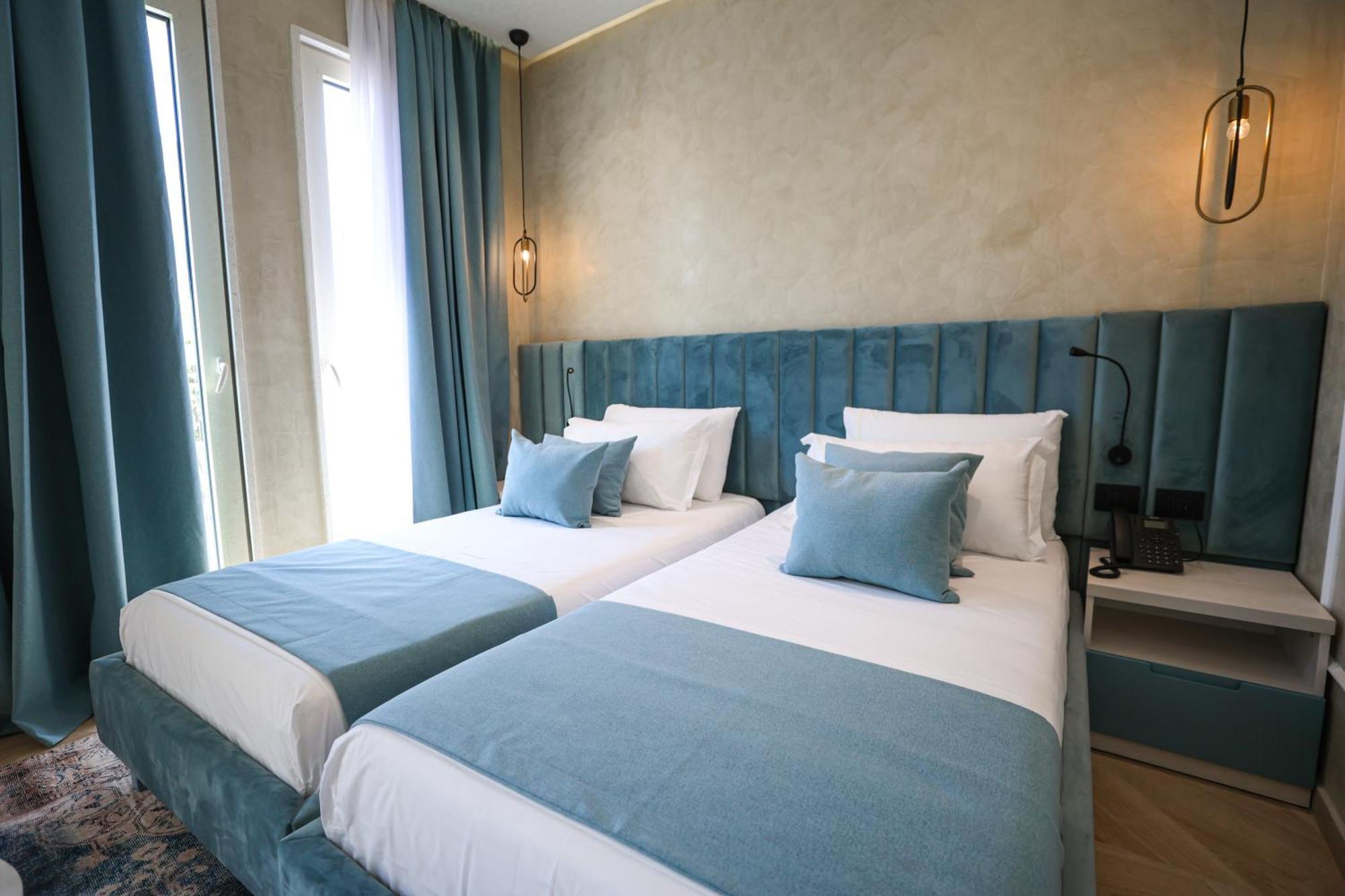 Hotel Plaza Berat Exterior foto
