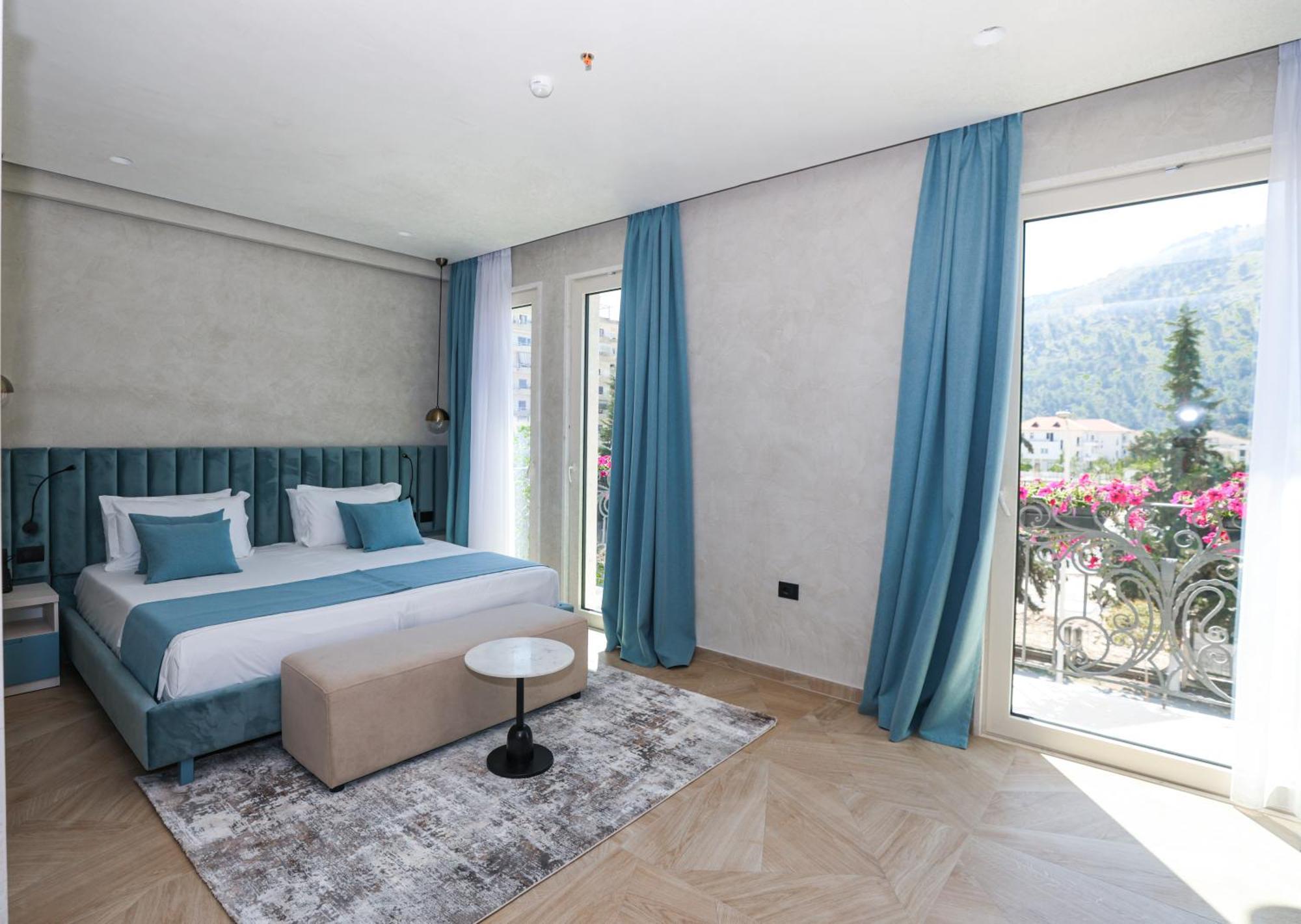 Hotel Plaza Berat Exterior foto