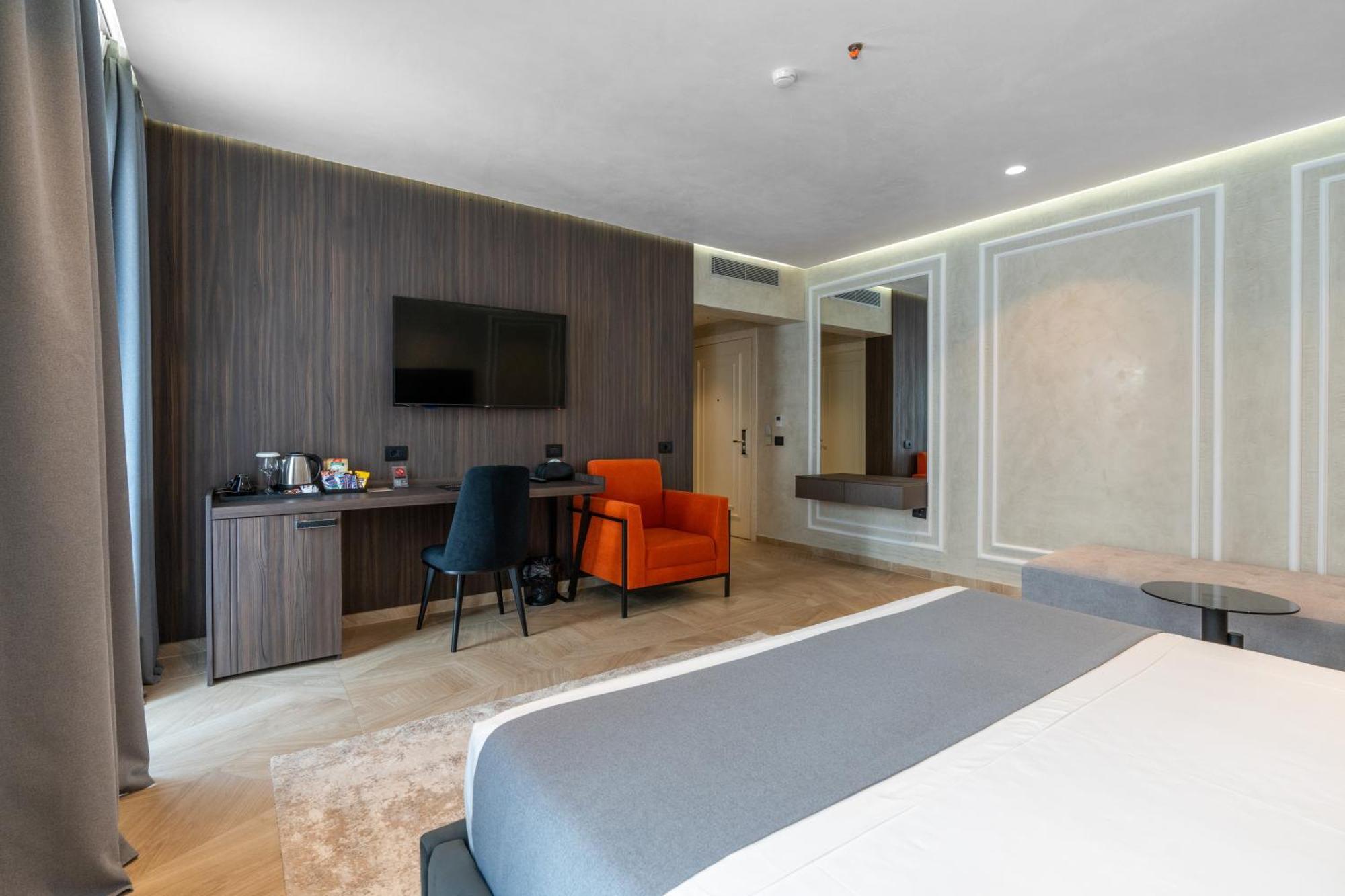 Hotel Plaza Berat Exterior foto