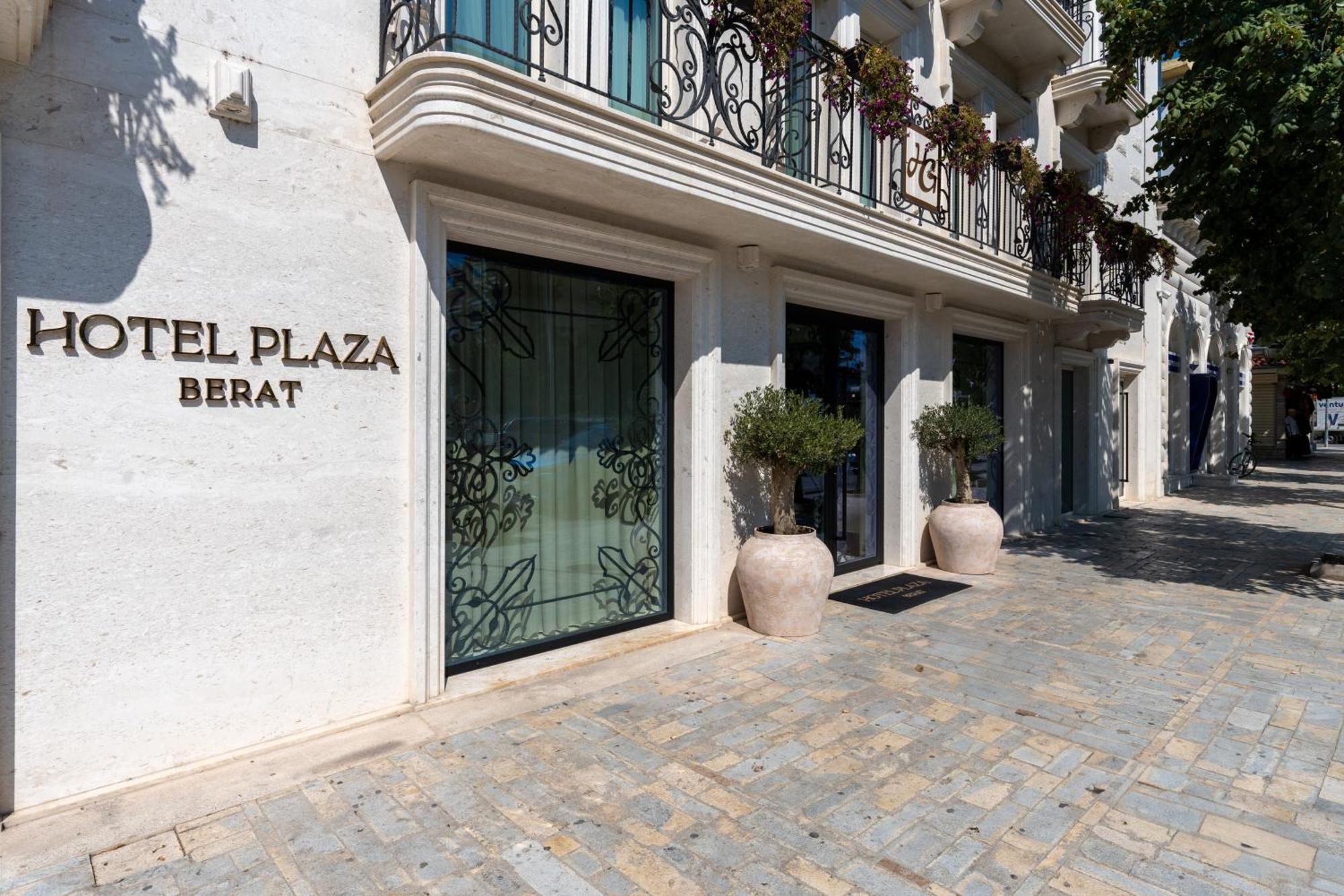 Hotel Plaza Berat Exterior foto