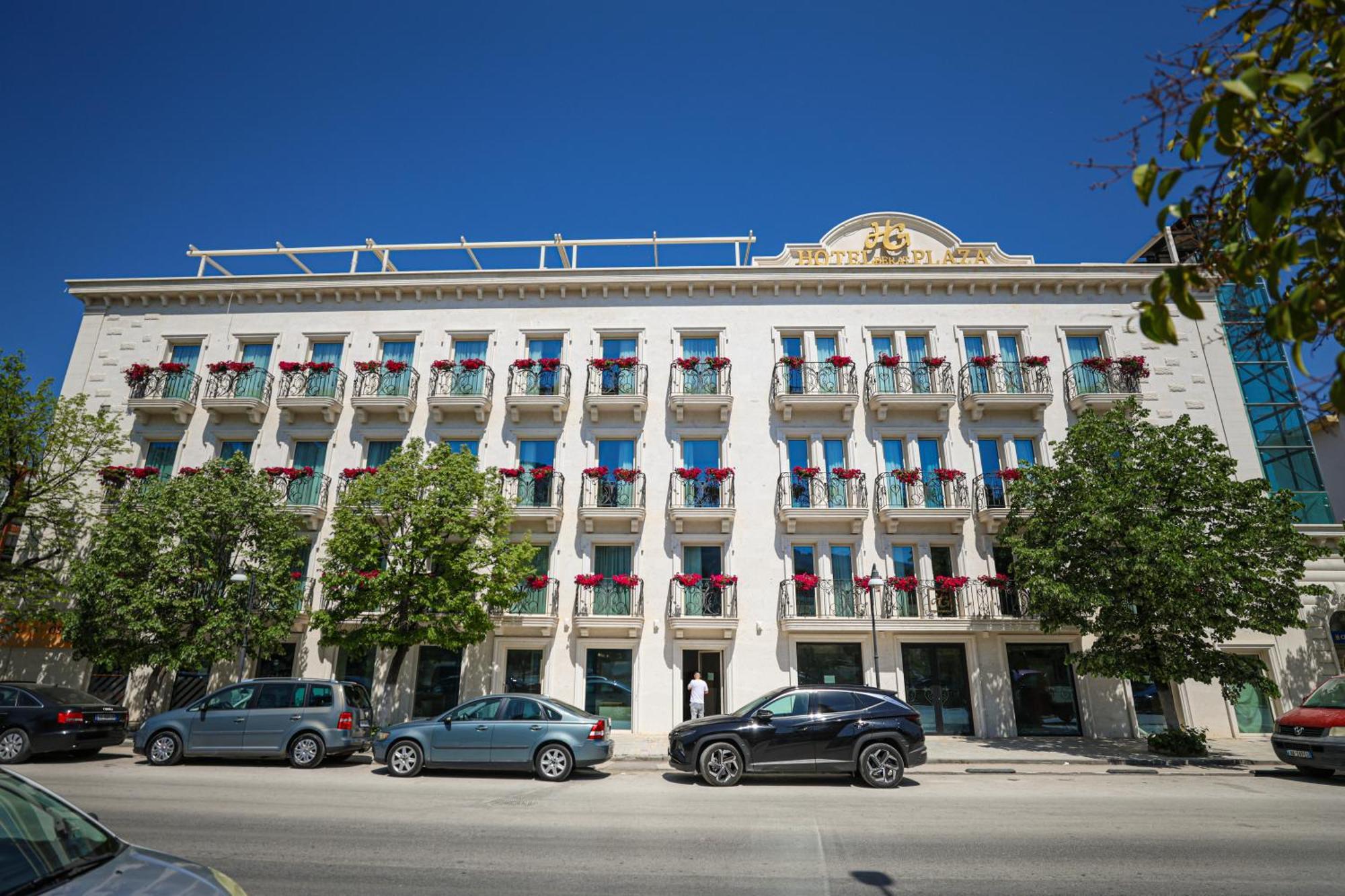 Hotel Plaza Berat Exterior foto