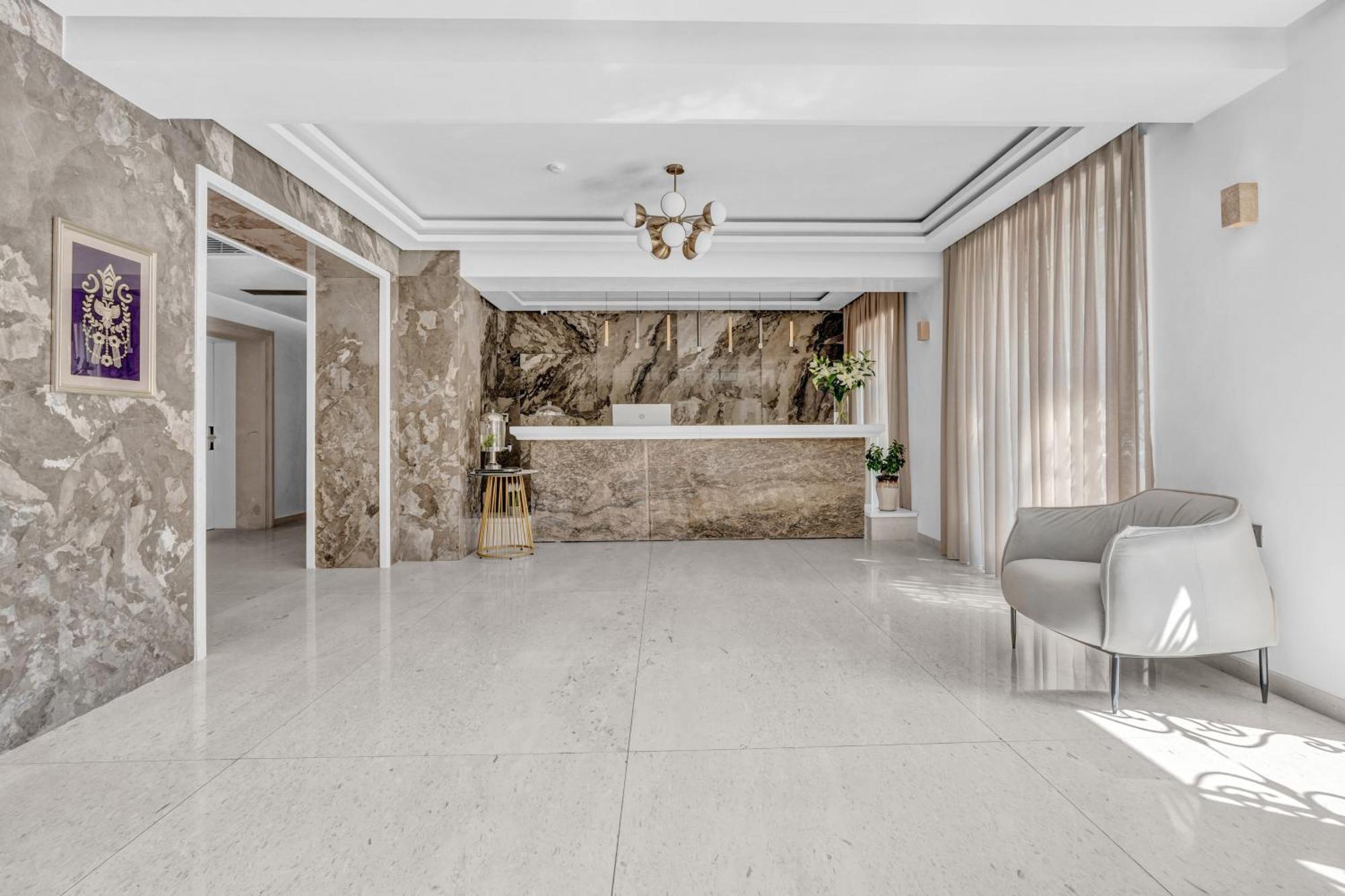 Hotel Plaza Berat Exterior foto