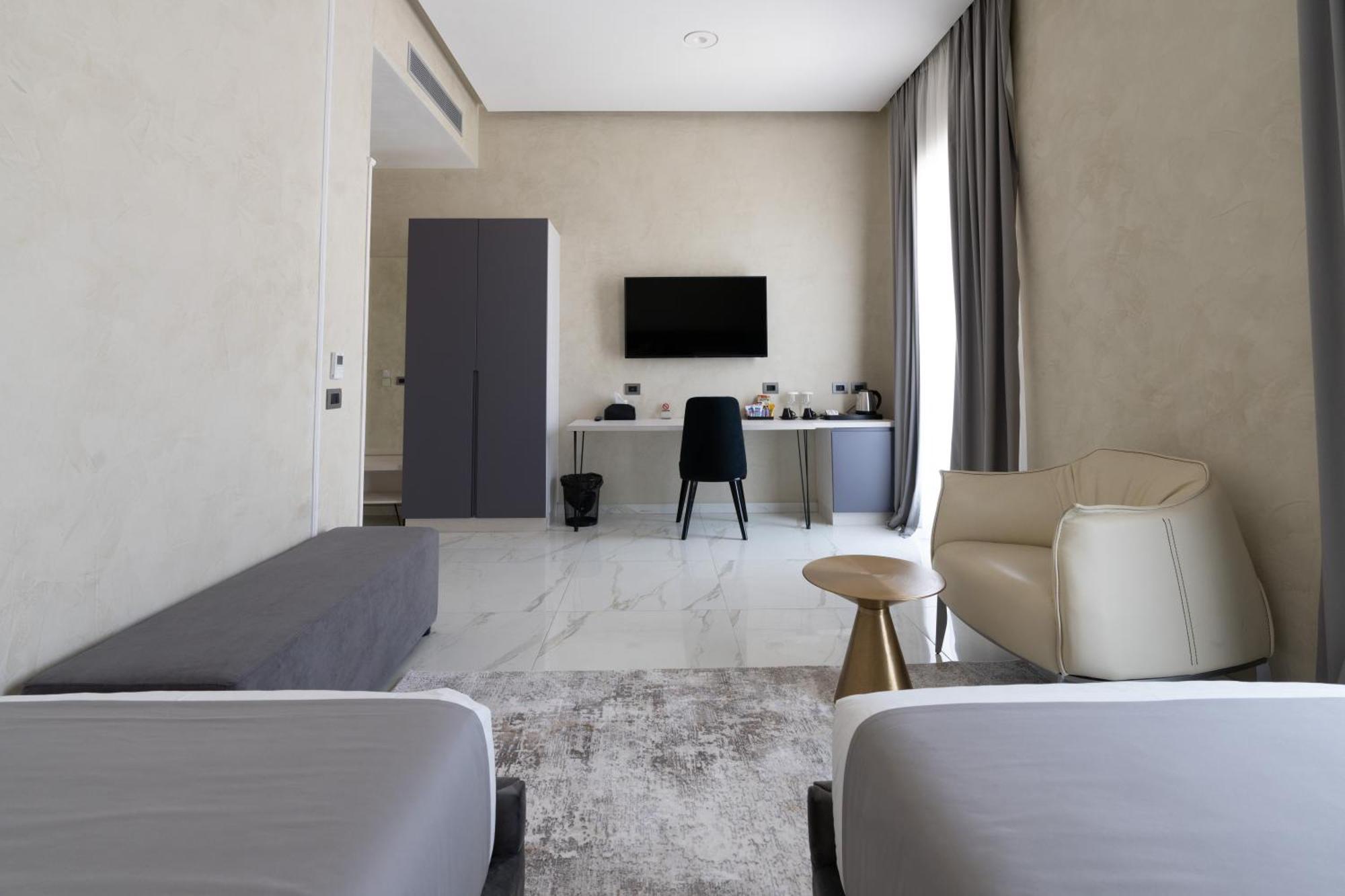 Hotel Plaza Berat Exterior foto