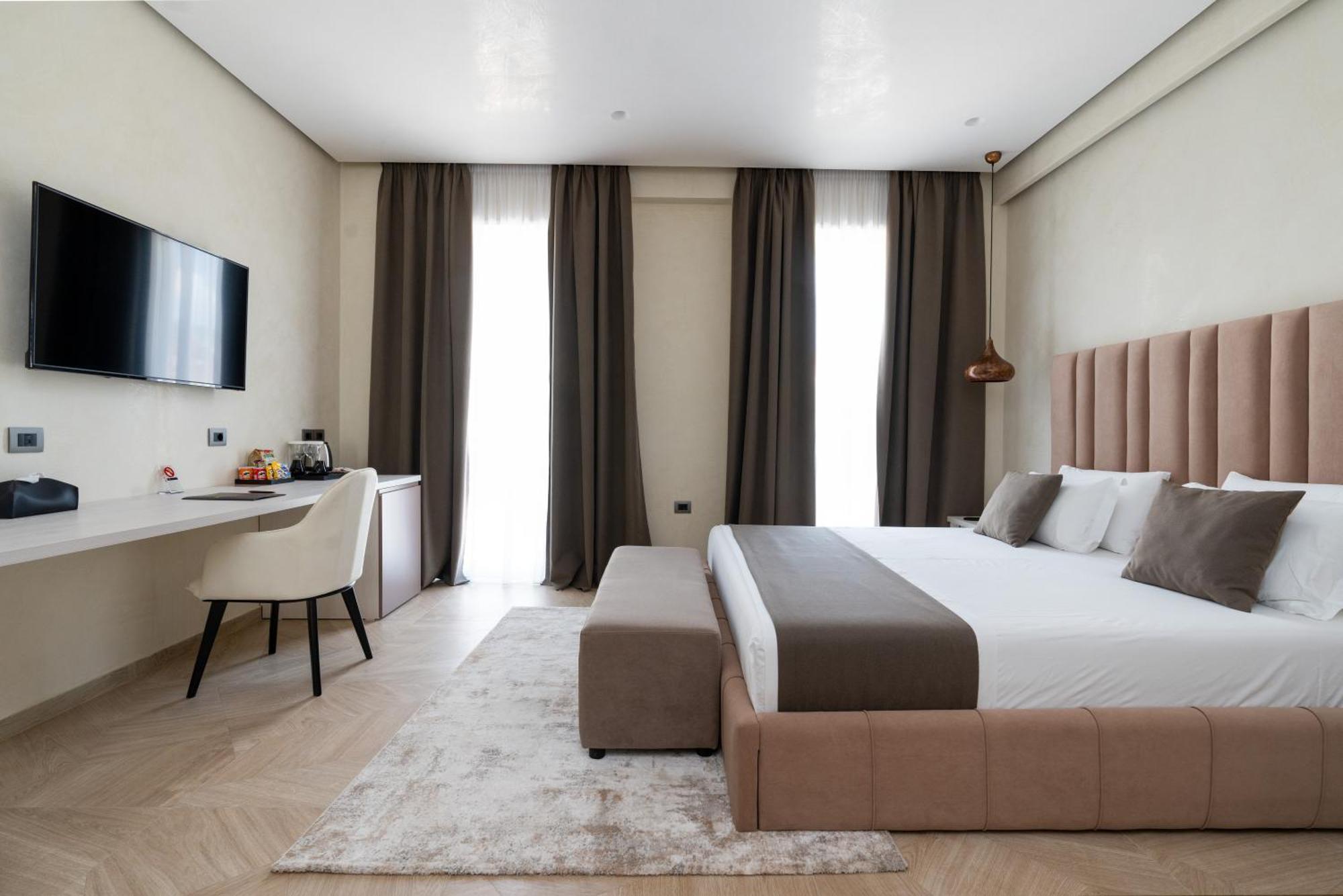 Hotel Plaza Berat Exterior foto