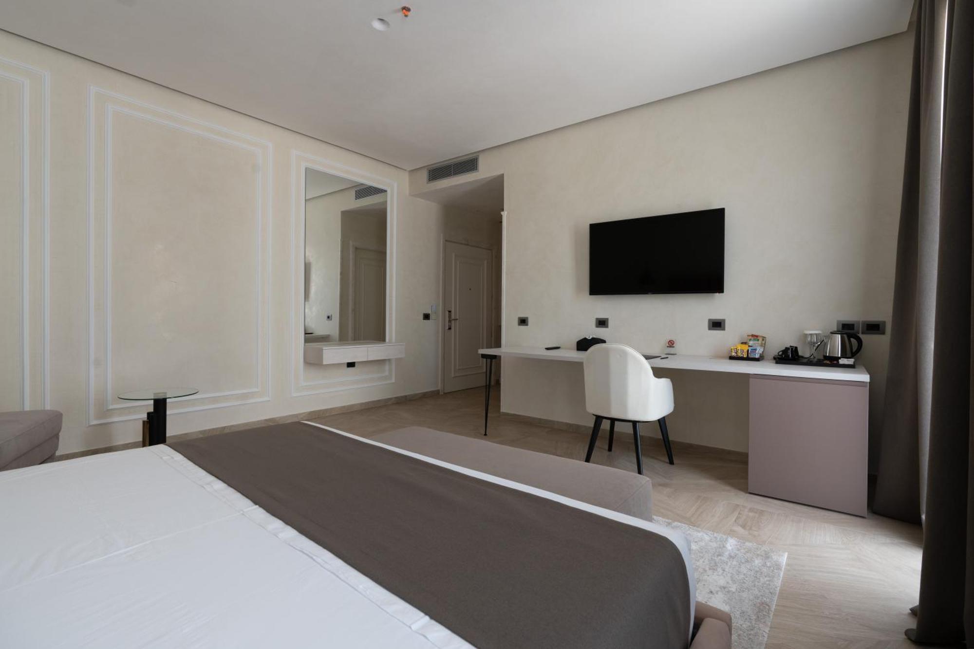 Hotel Plaza Berat Exterior foto